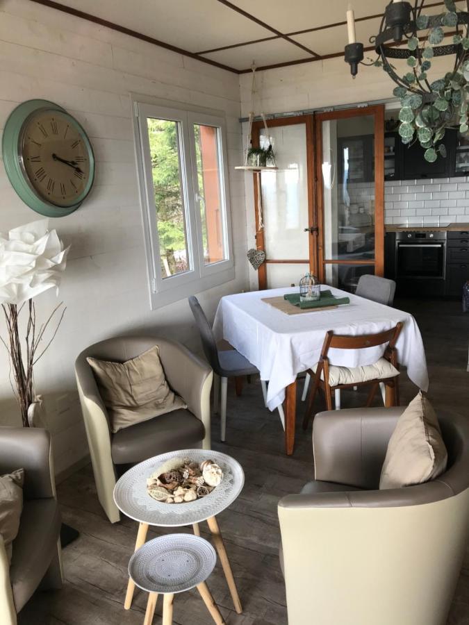 Un Ptit Chalet Les Brenets Exteriör bild