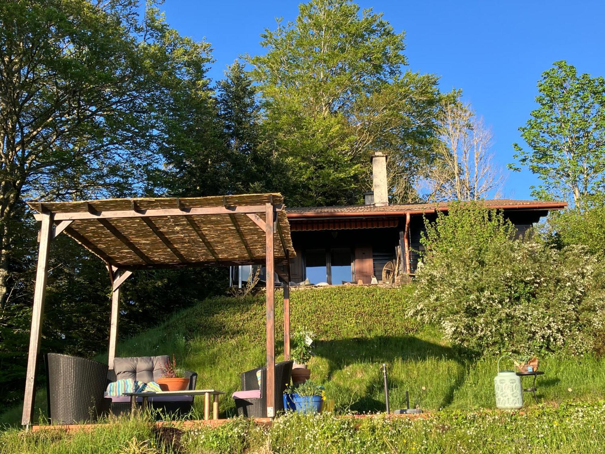 Un Ptit Chalet Les Brenets Exteriör bild